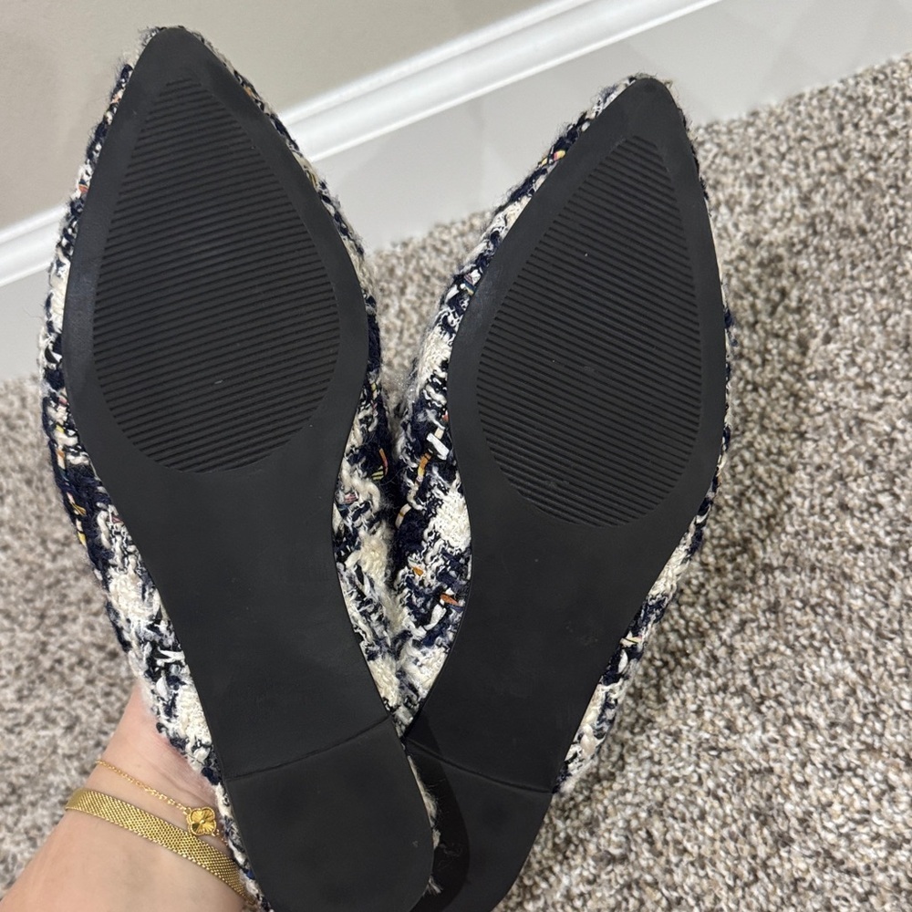 Steve Madden Navy and White Tweed Pointed Mules with Gold Chain Accent - Picture 5 of 5